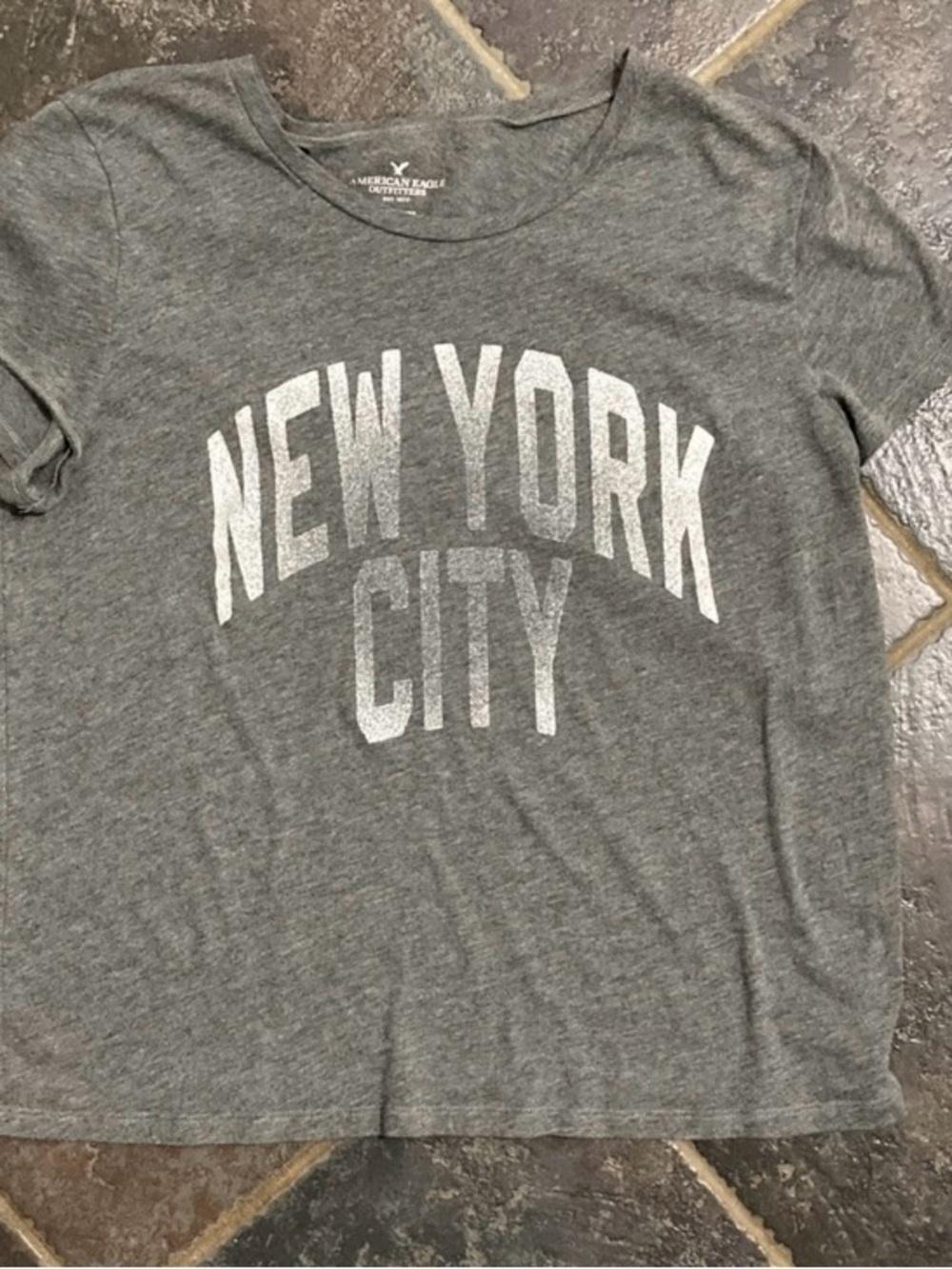 American Eagle Outfitters Grey "New York City" Graphic Tee Women’s Size XL - Picture 4 of 9
